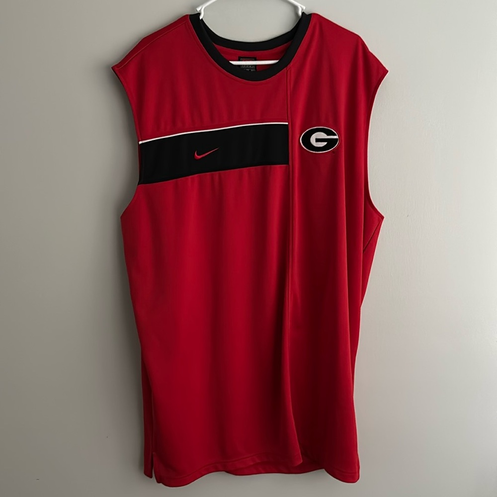 Nike UGA sleeveless shirt, Size XL